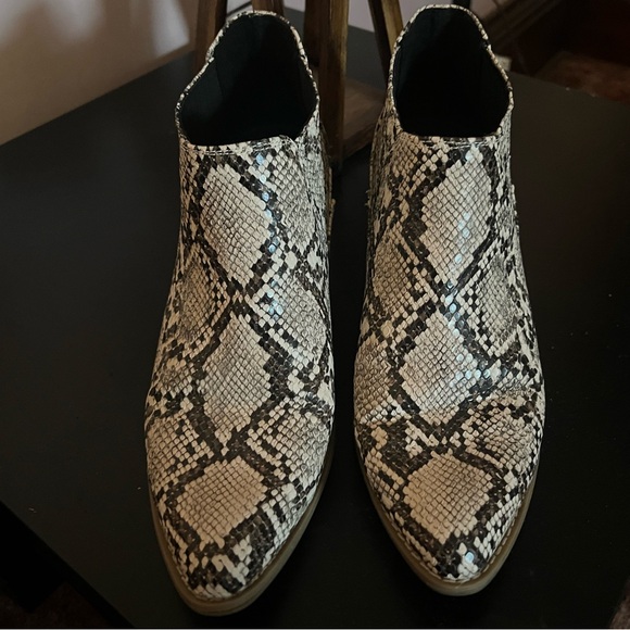 Snake Print Low Heeled Booties - Picture 1 of 4